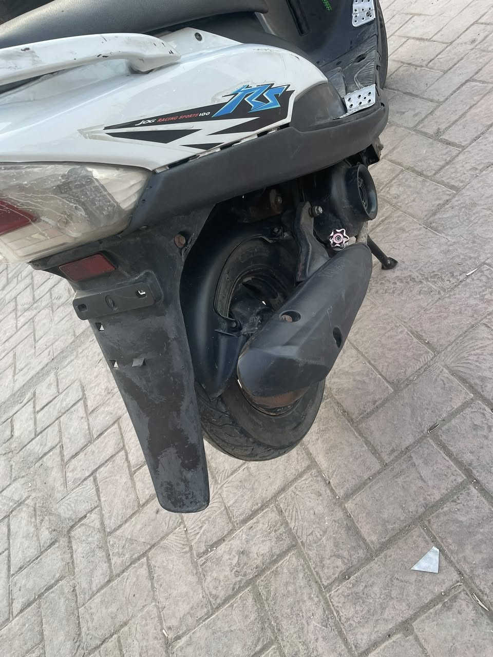 سلام عليكم دراجة عدلة للبيع السعر ب550 
العنوان مدينة الصدر رقم ***********
