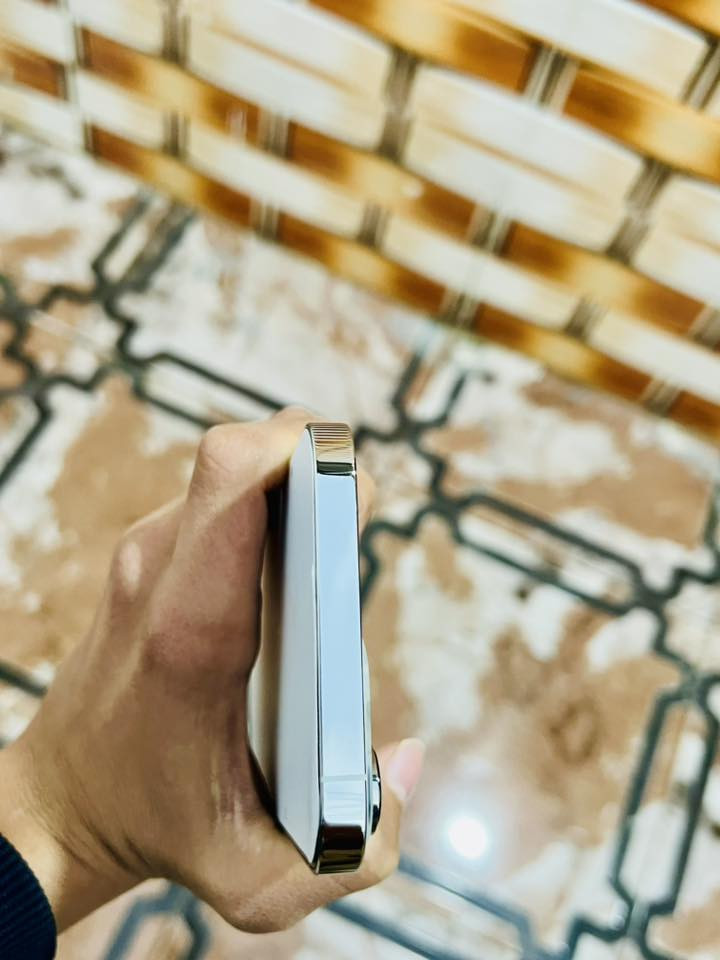 سلام عليكم أيفون 13 برو ماكس ‏باللون المميز الأبيض
‏بالذاكرة العملاقة المميزة 512 البطارية 90 بلادية غير محفزه
‏الجهاز كله بلادي شرط الفحص بأي مكان يعجبك
‏نظافة الجهاز 100% 100 زلغ واحد مابي الجهاز جديد بمعنى كلمة كامل ملحقات لون مميز وذاكرة مميزة المكان الناصرية المركز السعر اتصال فقط 
‏المكان الناصرية المركز
‏أقرب منطقة الشموخ 
***********￼
