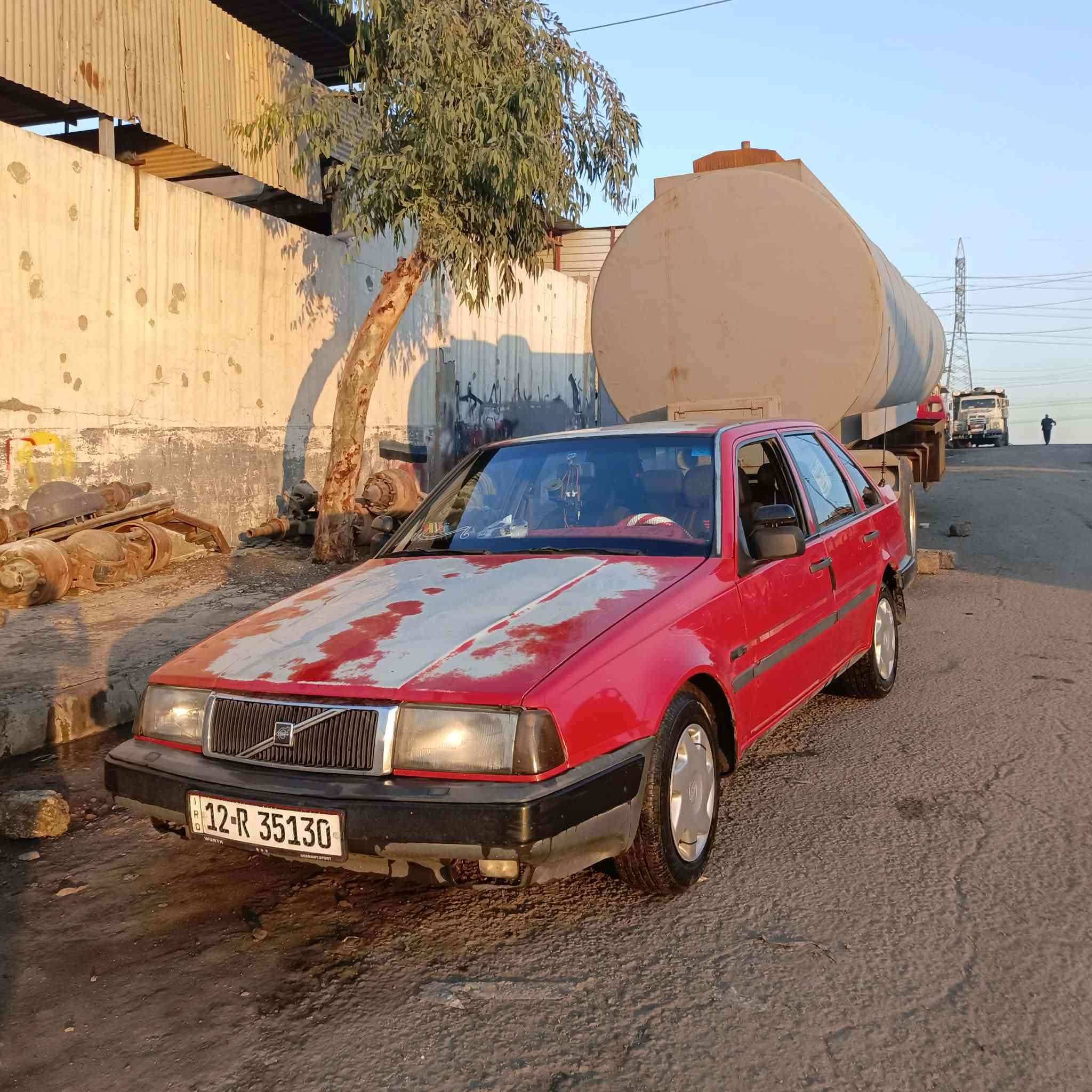 فالفو 🚗
موديل 1992
رقم نينوى دولي ✅
سنويه جديده 
 كاربون بانزين بيها ⛽ 
شرط التحويل ✋ 
محرك وكير شرط ✋ 
♦️كير عادي
♦️جامات عادي
♦️غرامات صفر 
♦️حجم 440
السياره شرط لاطخه ولاضربه حت معجون مابيها بعدها 
بلاديه السياره والكشر كدام العين 👀
#غرفتها حلـِۈۋ‏وھّ تخبل بطاين جديده لك سياره مصروف عليها
#ملاحضه أإأذأإأ اكو فرخ بطه او فكتره اعارض حت لْـۆ 
فرق مو شكال بس يكون نضيف ❓
وجاهزه ماعايزها بس ستر •اللّـہ̣̥ مال جناي ✋ 
#الشراي يتصل ويدلل مايكون خاطرو الاطيب ☎️
المكان موصل الايمن حي الآبار 🚶‍♂️
#كورك ***********📞
#اسيا *********** 📞
