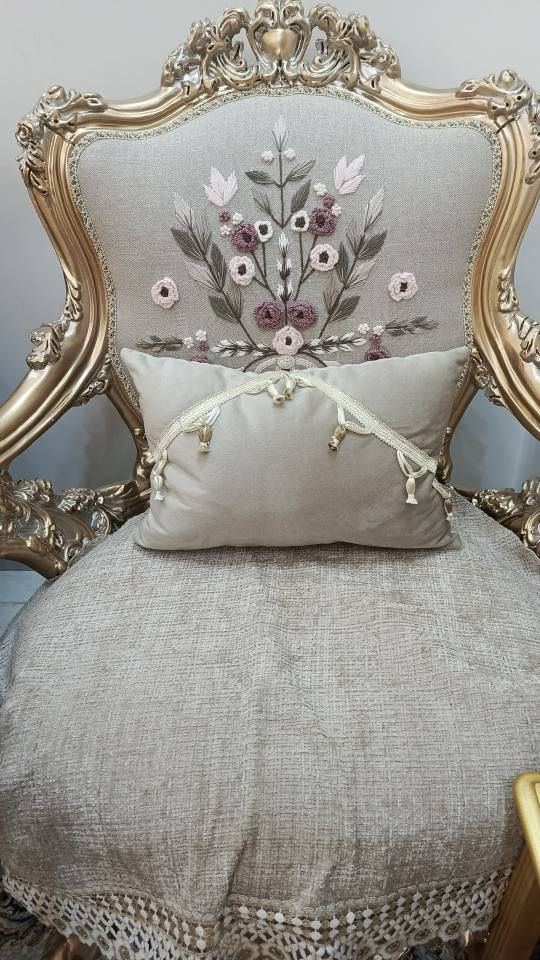 تخمين مصري ملكي (خوات)
التخم 10 مقاعد والتخمين 20 مقعد
خشب زان بالكامل صبغ حراري منقوش باحتراف وتطريز يدوي
قماش قديفة سفنج سوفت
يعني قطع راقية متعوب عليها
مشتري بالجديد وجالسين عليه مرات قليلة جدا
سعر التخم مليون ونصف قفل كربلاء, العراق


**إذا كنت صاحب هذا الإعلان وتريد حذفه لأي سبب، رجاءا أرسل رسالة إلى الدعم الفني**