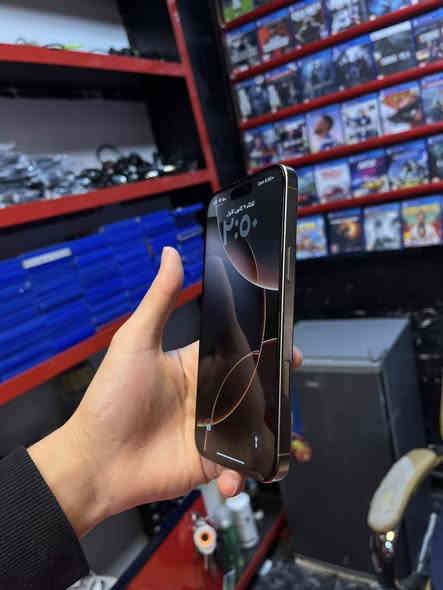 ‏16برو ماكس جهاز نضافه 100/100 شرط الفحص 
ذاكره256.           بعده داخل الضمان
بطاريه100 
مشحون136 
مبدل شاشه عاديه 
بصمه وجه متوقفه 
كامرات اتصال كله فول 
بيع أو مراوس سعر الجهاز 785 ألف مكان رمادي شارع السينما 
***********
