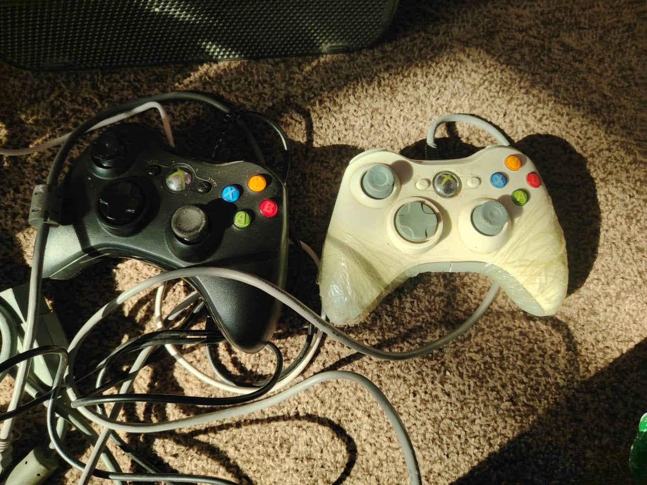 ابلي اكس بوكس 360 للبيع السعر 100 وبي مجال للاستفسار الرقم  *********** الرقم بس بي واتساب
