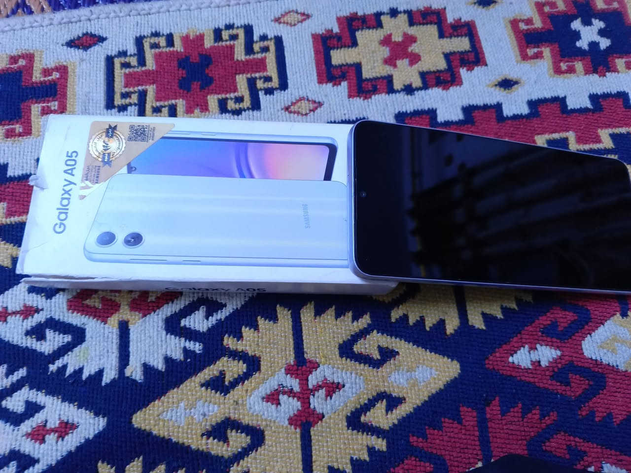 موبايل سامسونج A05 جديد نضيف باحاله الوكاله مستعمل قليل سعر 80 الف بي مجال قليل مكان مدينه الصدر الاتصال *********** اي عطل مابي شغال كرتونته وياه
