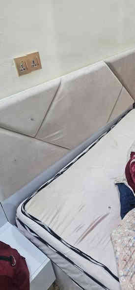 غرفه اغشاب كامله صارلها شهر ونص من اخذناها تركيه مستعجل عله بيع الرقم *********** السعر 350وبيها مجال حگ جيه اضافه الى سبلت زين اخو جديد سعره 250وبيه مجال
