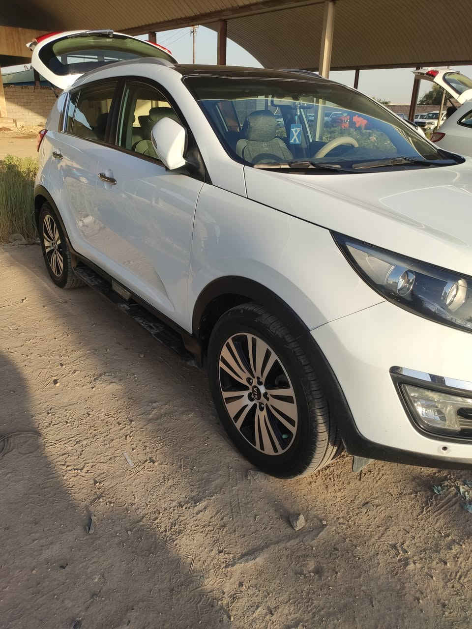سبورتج 2015خليجي مكينه2000 رقم بابل مكان السارة بابل كير مكينه كفاله  تبريد چكمچه بانوراما حساس خلفي بيه بارد بالباب الخلف السايق السعر 148 .... للتواصل ***********
