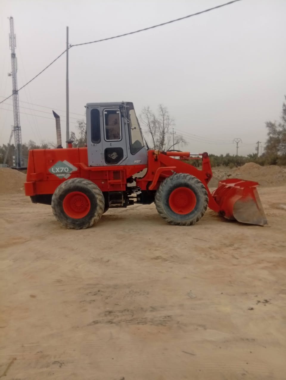 شفل للبيع نوع هيتاشي ياباني حجم 70 رقم قادسية تحويل ثاني يوم موديل 97 كير ميكانيكي 3 نمر
شفل خير من الله نضيف امثر من الصور دف ورفع شرط  مال جناي جاهز برغي مامفتوح. وين
 ميعجبك اشتغل   السعر 195 وبية مجال بصيط  استفسار ***********  واتساب
