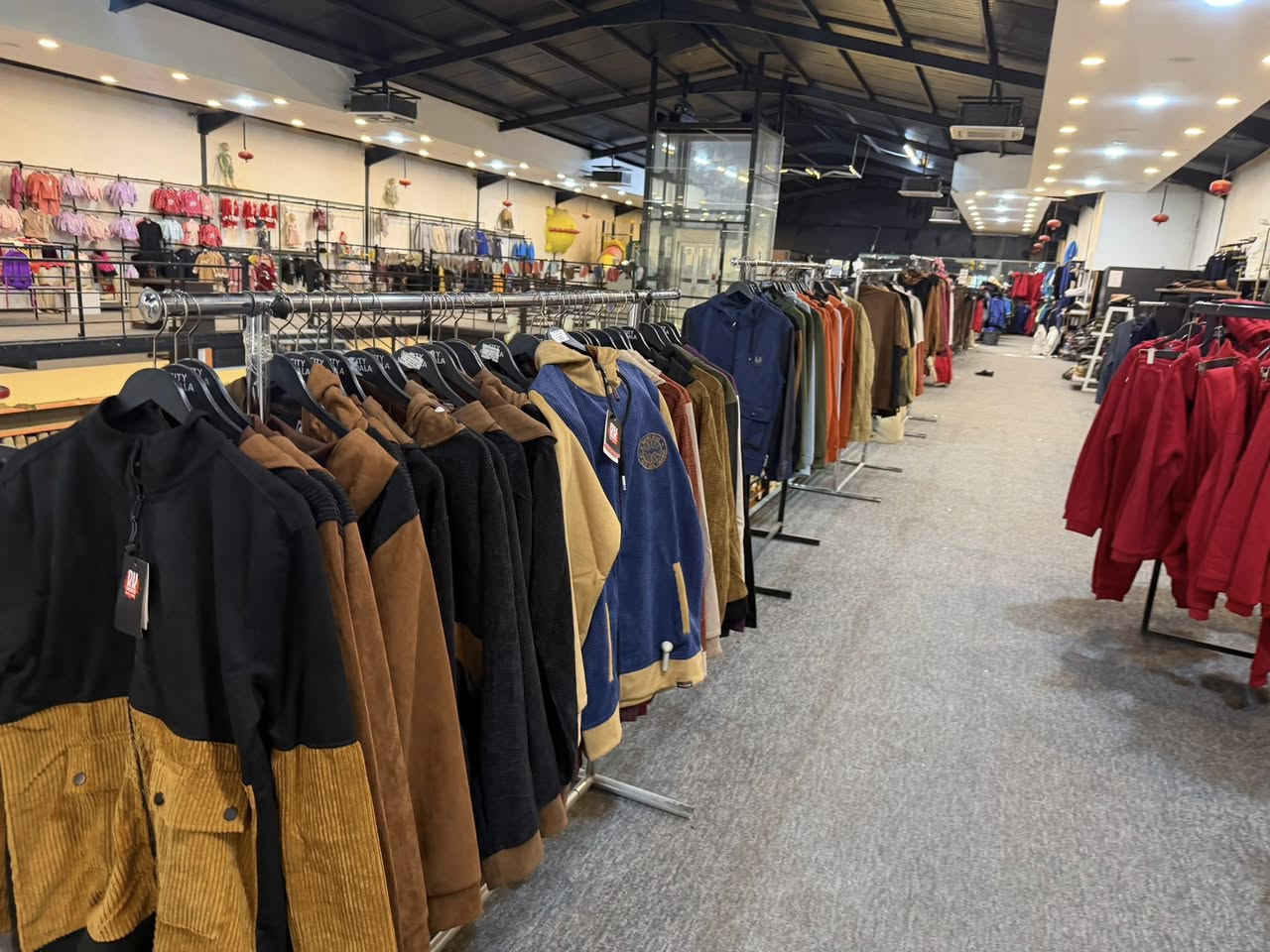 ديكور ملابس رجالي نساىي ولادي اطفال للبيع المكان كربلاء المقدسه للاستفسار الاتصال ***********
