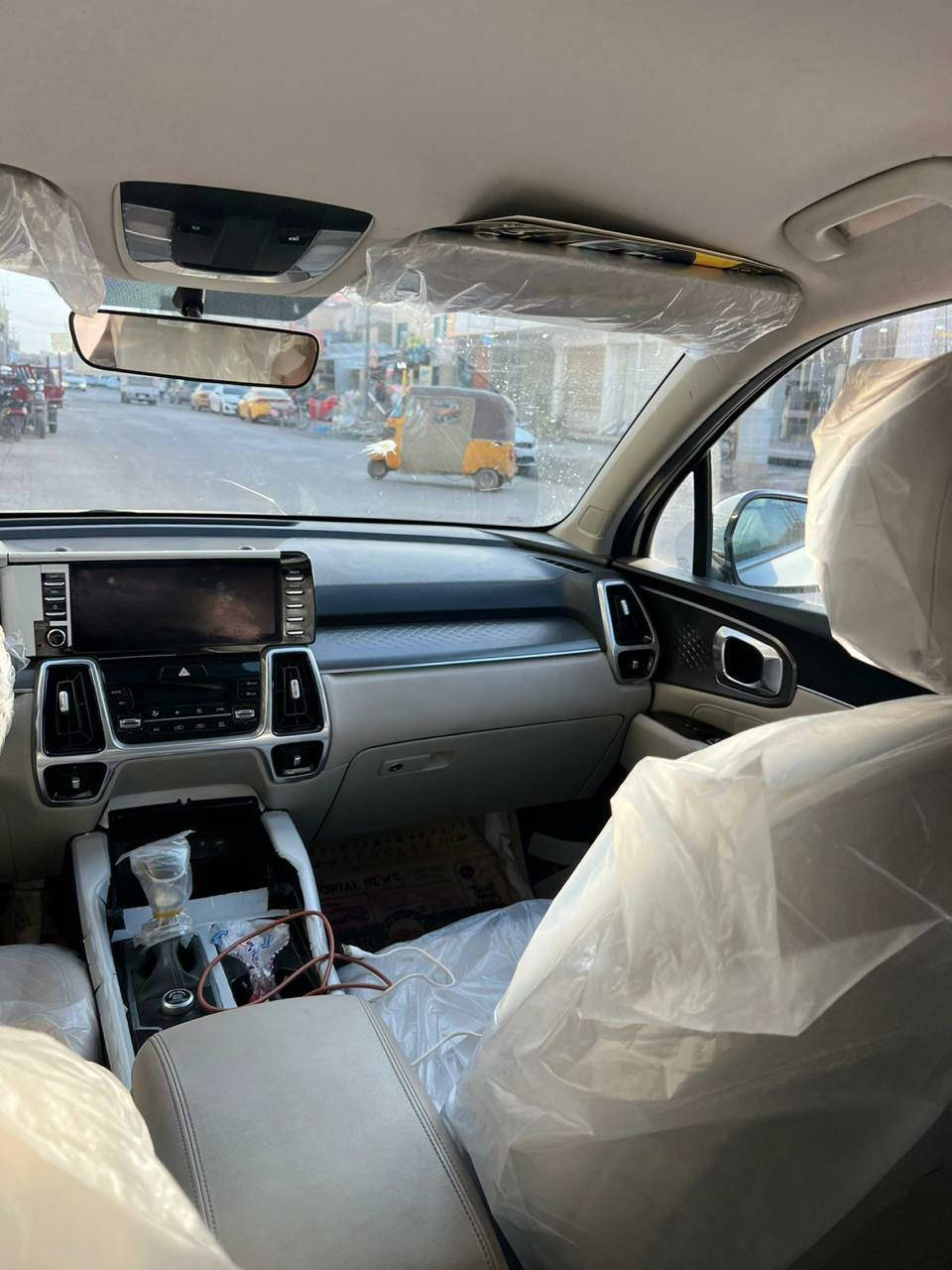 السلام عليكم سياره لبيع سورتنو موديل 2021 كفاله عامه ماشيه 95 سياره فول موصفات السعر 262 وبيها مجال الاستفسار عله رقم ***********
