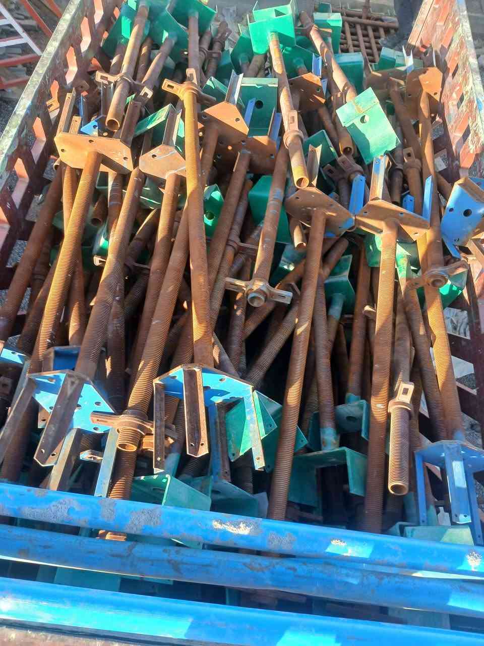 يعلن مكتب عبد شطب للتأجير سكلات تركيه جميع حجام وكميات كبيره عنوان بغداد ساحة الطيران  سعر مربع ايجار ٤٠٠ دينار توصل جميع المحافظات  ***********     ***********
