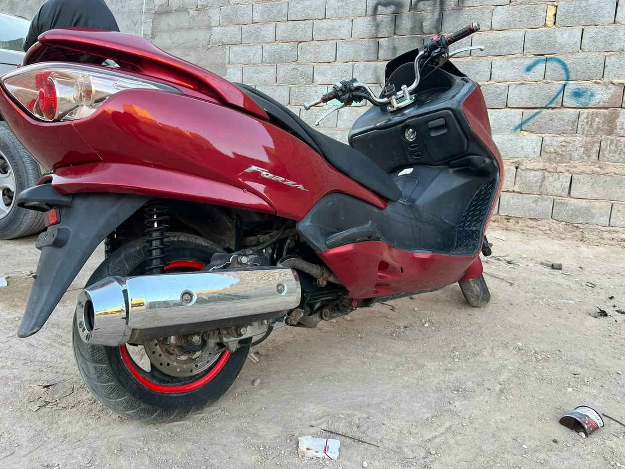 السلام عليكم شباب فورزه 09 للبيع فقط الدراجه كدام عينكم نضافتها مكينه ناعمه وحلوه كير ملغي كهربائيات كلها شغاله والدراجه خير من الله فقط يراد الها كلج خلفي يعني مستحق تبديل بس يمشيك فتره مكاني كربلاء مركز  السعر 800 وبيها مجال بسيط للشراي رقمي***********
