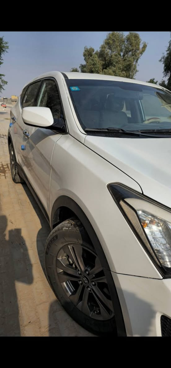 للبيع او مراوس بأحدث وانطي فرق
سنتافيا 2013 رقم بغداد بأسمي 
 ابيض اللون 5 راكب 
 وارد امريكي
الضرر موضح بالصور
ضارب ايرباك استيرن فقط 
واما الضرر غير الوارد
صبغ بعض الاجزاء
 لغرض ملاون 
 بسبب تگشير
وليس حادث
 بدون اضرار داخلية 
حجم المكينة 2400
تم تجفيته درجه اولى قبل 15 يوم 
استبدال الاجزاء الداخليه للمحرك 
كرنك وبساتم كامل جديد 
وليس تصليح القديم 
براد زيت جديد
مسالك تبريد الماء جديد
ماء زيتي ادامة كاملة
اويل بم زيت جديد المسعودي
وجميع الملحقات والتفرعات
اطارات امامي جديد
دبلات خلفي جديد
باتري جديد
لايت زنون 
الارضية مغلفة جلد
السنوية بأسمي
 نفاذيه لغاية نهاية 2026
السعر 126 مع المجال
العنوان الديوانية قضاء البدير
للتواصل واتساب ***********
