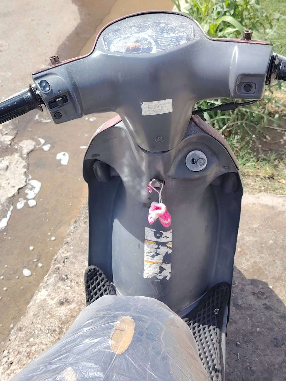 السلام علیکم دراجه للبيع ٦٠ سوسوكي ادرس دراجه نضيفه تشتغل هندر وسلف شلعه ومعدل خير من الله اشاير يمنه يسره لايت عالي ناصي بك لايت كله شغال السعر ٢٥٠ وبيه مجال مستعجل عل بيع العنوان بغداد حي العامل الاتصال على الرقم ***********
