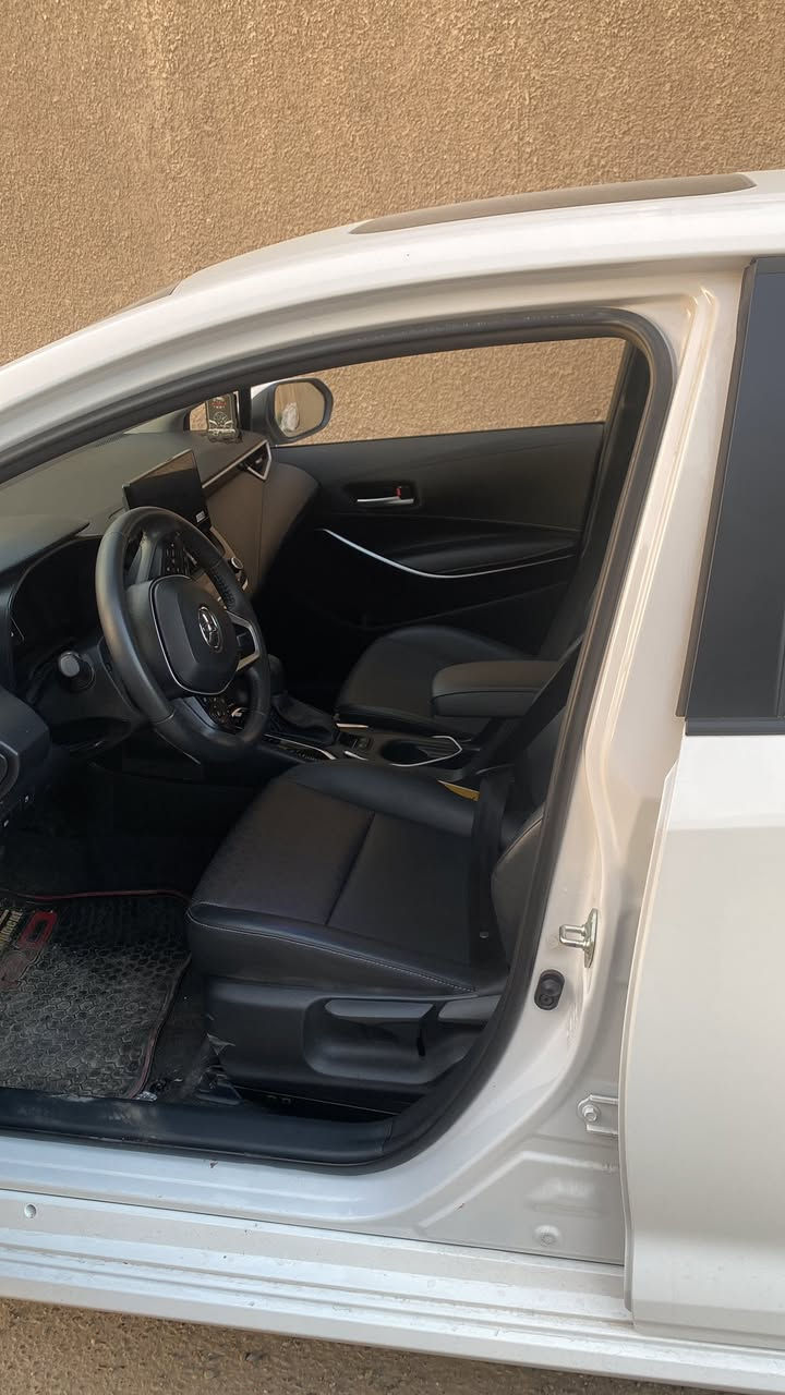 كورلا موديل2025 ماشيه 8000 كيلو متر السياره ب اسمي رقم بغداد مكفوله مكانها بغداد/***********
