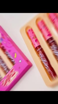 ملمع شفايف • ٣ درجات • تصميم أرانب