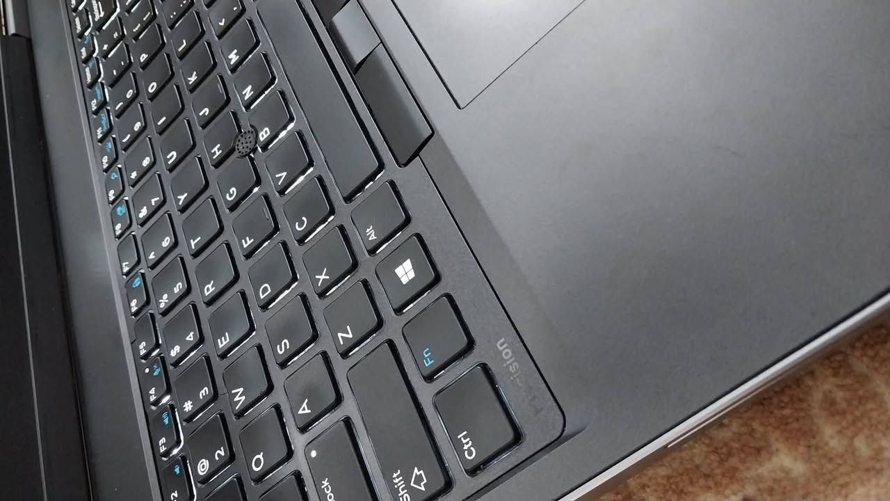 i 7 gen 9 H
hard 512 SSD
ram 16 DDR 
كرت شاشة خارجي T1000 4GB
15.5 FHD 

سعرها 650


**إذا كنت صاحب هذا الإعلان وتريد حذفه لأي سبب، رجاءا أرسل رسالة إلى الدعم الفني**