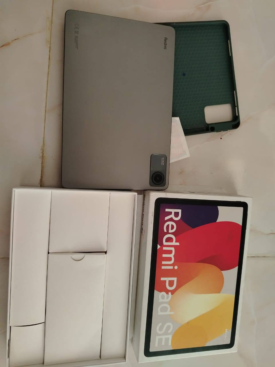 فرصة للي يدور نظافة وأداء وسعر مناسب! 🔥📱
​للبيع ايباد Redmi Pad SE غني عن التعريف، مال شاشات ودراسة وتصفح وألعاب. الجهاز بحالة ممتازة (أخو الجديد) وجاهز للاستخدام مباشرة.
​💡 أهم المواصفات والمميزات:
​الشاشة: كبيرة وبدقة عالية، ممتازة لليوتيوب، الأفلام، والدراسة.
​البطارية: عملاقة وتطول وياك يوم كامل وزيادة بدون أي قلق. 
​الأداء: سلس وسريع بالتنقل بين التطبيقات.
​💵 السعر: 200 ألف (وبي مجال بسيط للشراي المعتمد والتكاطيع) 😉
📍 المكان: الكوت. حي الجوادين شاࢪع النفط
📞 للتواصل والاستفسار: [*********** الخاص مفتوح]
​ملاحظة: الجهاز كامل ومكمل والي ياخذه يدعيلي. 🤝
مع شاحنه الايباد شخط مابيه الله شاهد طالب سادس وخلصت متحانات ماصالي شهر ونص تقريب من اخذته..!
