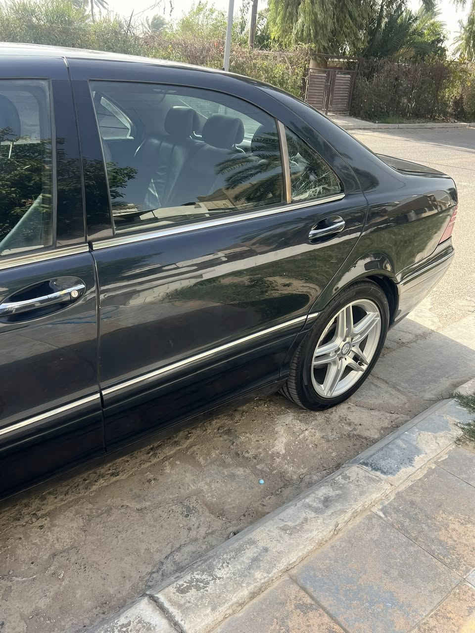 مارسدس S350 موديل 2003
فول مواصفات 
نظيفة جدآ
ماشية 120 الف
السيارة طويلة تحكم برداة
مكفولة من الضربة 
بلادية نظية جدآ
محرك مكفول 
كير مكفول 
تبريد كامل 
داخل نضيف جدآ
برداة خلفية 
ويل اصلي مارسدس 
تايرات جديدة 
حدادية قبل اسبوع بدلة كاملة
السيارة دبل جوبلس 
كلة بلاد مابية اي تحوير 
السعر 138
بية مجال 
المكان اليرموك 
اتصال واتساب ***********
