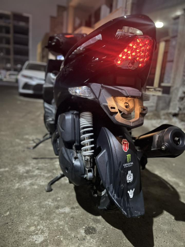 السلام عليكم دراجة جيتي ار للبيع دراجه نضيفه مكفوله كفاله عامه وبيه شلعه شك الكاع  مكان بغداد شارع فلسطين الرقم *********** السعر مليون 50
