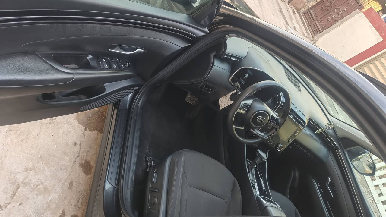 توسان وارد امريكي ٢٠٢٣
لون رصاصي مميز 
وارد امريكي 
بدون قطرة صبغ 
شاشة كبيرة لمس 
سستم صوت BOSE
كاميره خلفيه مع خاصية تشغيل الكاميرة اثناء فترة الاشارة في الدشبول
كراسي السائق كهربائي
كراسي مدفاية
تشغيل عن بعد
رادار امامي وخلفي
حساس تجاوز
اشاير بالمري
اضوية امامية زنون العلوي والسفلي
بگ لايتات لد LED
الأنارة الداخلية  لد LED
الجنطة كهرباء
 انظمة قيادة  متعددة
مكان السيارة زعفرانيه
للاستفسار 
***********
