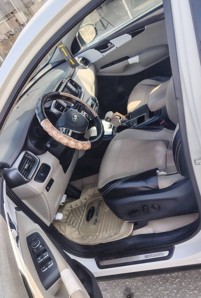 السلام عليكم 
للبيع كيا سورنتو موديل 2020خليجي 
رقم سليمانيه دولي جديد
مكفوله كفاله 6سلندر 3500
7راكب 
ماشيه 85الف 
مواصفات 
بصمتين ابواب 
قماره حديد
بصمة تشغيل 
كشن كهرباء 
مري شفط 
يدات نيكل 
اشارة ترحيب سورنتو 
اشارة ترحيب عند التشغيل 
3قطع تبريد 
شاشه كبيره 
حساسات 360درجه 
السعر 265بي مجال قليل 
للستسفار ***********
