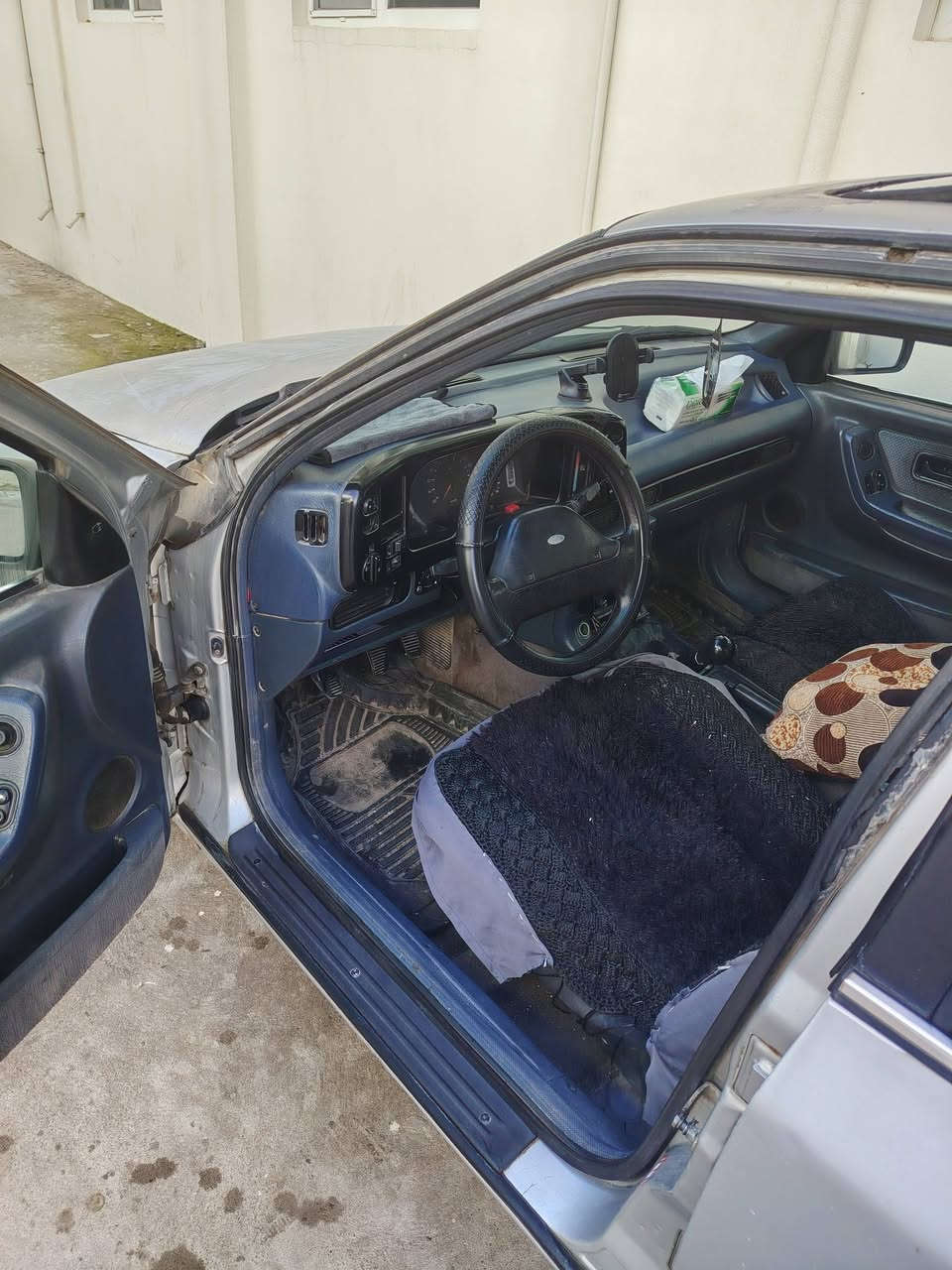 السلام عليكم
سياره فورد سكوربيو موديل 91
سياره مكينه قبل شهرين او اقل بدلتها شرط گير عادي شرط
داخلها حيييل نظيف 
طخمها عالنص
كهربائيات كلها شغاله گيجات شغاله 
رقم الماني سنويه عظم شرط التحويل
السياره مجولحه
بدون دعم 
طالب عليها 25 وبيها مجال للطيبين للبيع فقط
***********
