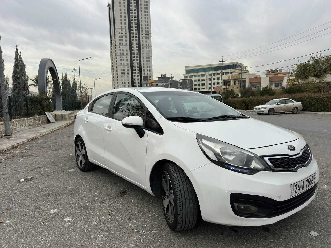 للبيع
كيا ريو 2013
بيها قطعتين صبغ ( چاملاغ + بونيد) 
تحويل و غرامات بشرط 
حالة المحرك جيد 
گير اوتوماتيك 
اربعة سلندر 
ماشية : 210 کم 
رقم و مكان دهوك 
سعر:  90$ و بيها مجال بسيط 
رقم موبایل :***********
————————————-
كيا ريو 2013 بو فروتنێ 
دوقطعە سبخ چەمەلاغ و بولند
210 کم یا چوی 
تحويل و غرامە بشەرت 
رقم موبایل : ***********
