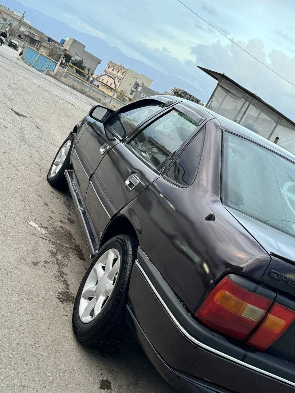 ئۆپڵ ڤیکترا مۆدیل ٩٢  مەکینە ٢٠ ئاڕم پلاسیک سلیمانی گێر و مەکینە بەشەرت سڵایت
٤ ویل تازە هەموو گیانی بەشەرت  هیچ لێدراویک نیە
سعر ٣٠ گەڵا مەعمەلە کەم
***********
***********
