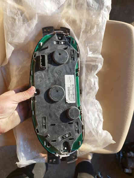 سلام عليكم على بركه الله توجد غراض رينو تفصيخ وجديد مكاني ديوانية قضاء الشاميه ناحيه  موجود توصيل ***********
