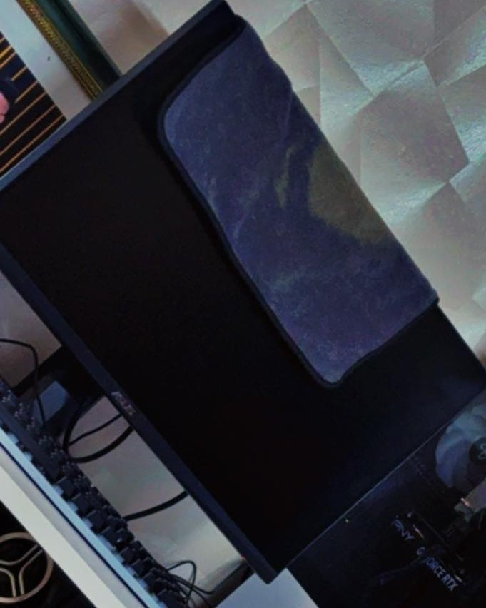 سيت اب للبيع مواصفات احترافيه عاليه ..

المواصفات :-

INTEL CORE I5 12400F 

MB H610M ASUS 

Cpu cooler غازي

Rtx 4060 8G

ram 16gb (8*2) 3600 RGB

m.2 512G + SSD 1TB

p.s 600W GOLD

case  argb 

...

الشاشه ASUS TUF 

165HZ

FHD 

24 INCH

الوانها تخبل و براند ممتاز

ماوس + كيبورد هديه

.......

السعر مليون و 200 كامله  

عنوان بغداد - الدولعي

واتساب - ***********

اتصال - ***********
