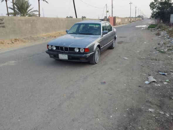 للبيع بي ام موديل 91حجم 735 صلاح الدين مشروع وطني رقم موبايل *********** سعر 45$مكاني بغداد بسمي محرك وكير مكفولات دواخل جلد نضيفة كهربائيات وكيجات وجام كله شغال سلايد روف سغال سيارة لاضربة ولاتبديل ولاخياس حدادية جديده تخم تايرات جدد سنتر لووك اربع بوب شغال. مصبوغه جمالية شراي يتصل
