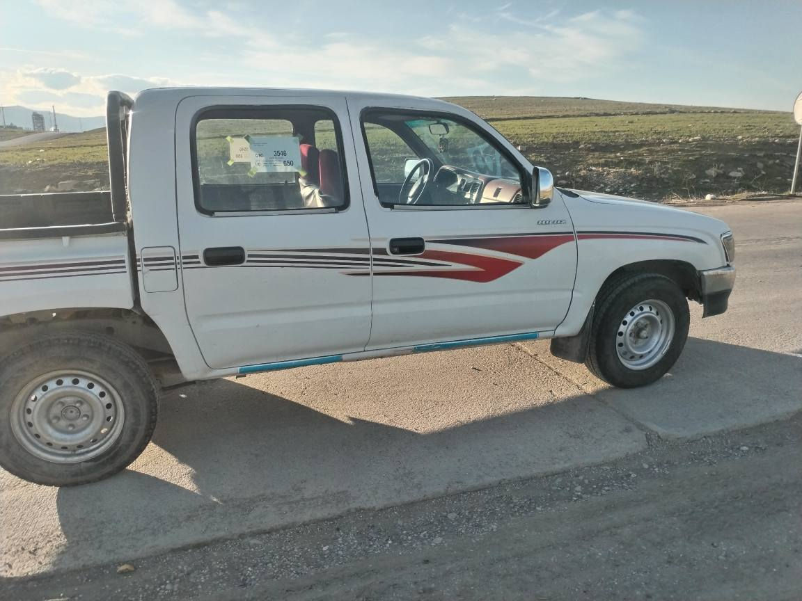 تویتا هایلۆکس مۆدیل 2001 مە نە فیست فسفوڕ مە کینە سپی مە رغوب ناوسور بێ تە قە ورە قە مە کینە وگیڕ کارە بای بە شە رت ماڵی دۆستە بۆپە یوە ندی  *********** 
*********** شوین عربت السليمانية, العراق
