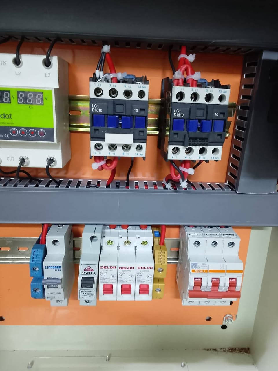 السلام عليكم للبيع بورد خطين بنظام ال ats كوتكترات سعر البورد 125 الف يوجد توصيل داخل بغداد للاتصال والطلب *********** أو *********** يوجد واتساب صوره ومقاطع فيديو للعمل
