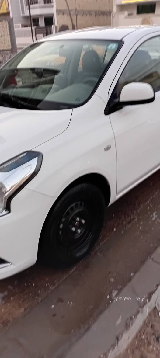 نيسان سني هندي مومصري ام البليته الزركه ضمان شركه السور مكفوله موديل 2024 رقم بغداد انكليزي مكاني بغداد زعفرانيه ماشيه ١٧ الف السعر ١٣٦ بيه مجال ***********
