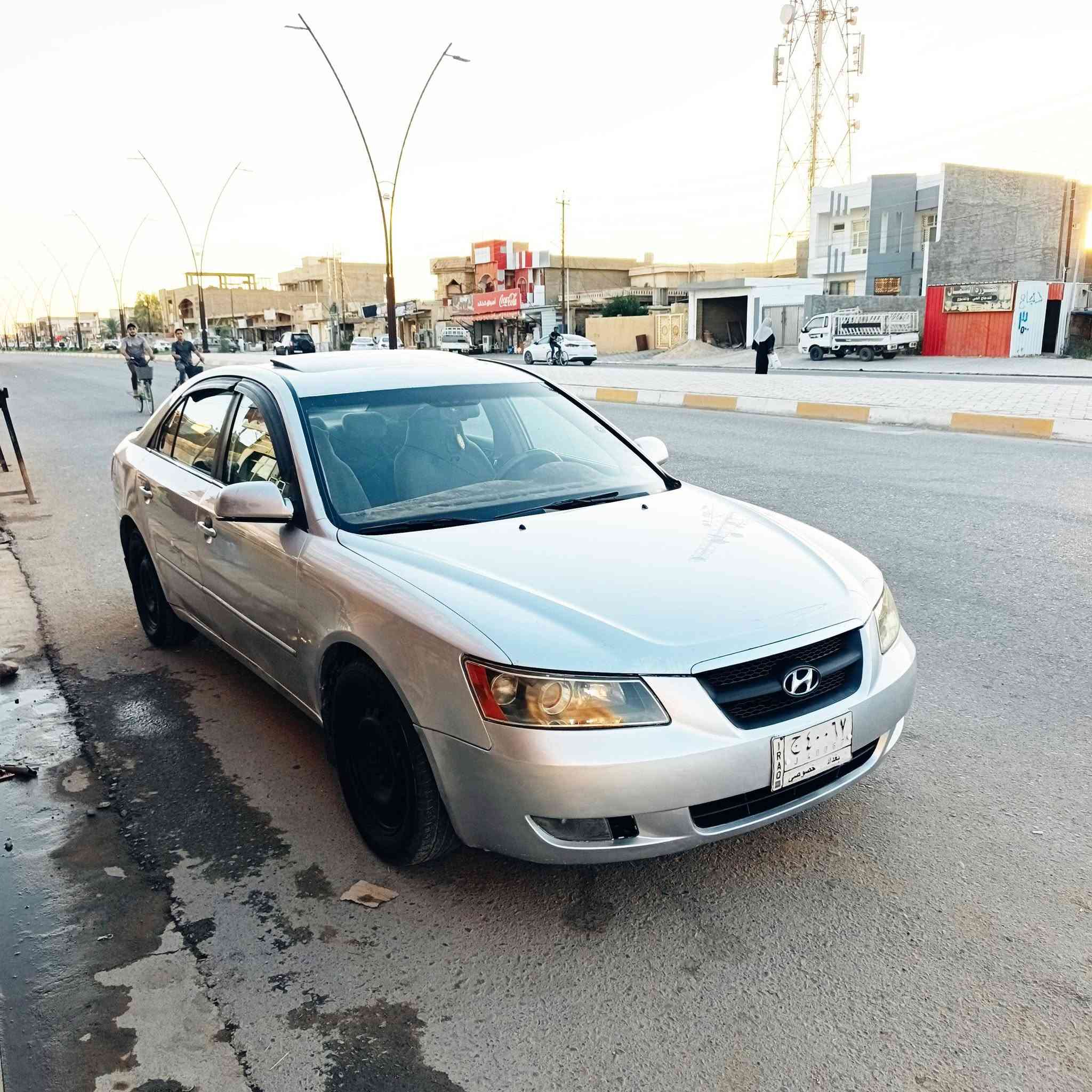 السلام عليكم بيع مستعجل  بسعر مناسب جدآ  ٧٩ ورقه سوناتا ٢٠٠٨فول مواصفات لون سلفر رقم بغداد مميز باسمنا مشروع وطني محرك جديد بال كارتون شرط كير شرط تبريد ثلج صدر امامي خلفي طخم تاير منضومة زنون سياره جاهزه من الدعاميه للدعاميه  استخدام شخصي ع ايدي برغي مابيه نقص ترايك ٢٠٠
ملاحظة/السياره بيه هلال خلفي طخه بسيطه+جاملغ امامي سكن وباب سكن كليررر شرط بدون دواخل 
السعر ٨٣ورقه نقد فقط 
مكاني تكريت 
***********
***********
السلام عليكم بيع مستعجل  بسعر مناسب جدآ  ٨٣ ورقه سوناتا ٢٠٠٨فول مواصفات لون سلفر رقم بغداد مميز باسمنا مشروع وطني محرك جديد بال كارتون شرط كير شرط تبريد ثلج صدر امامي خلفي طخم تاير منضومة زنون سياره جاهزه من الدعاميه للدعاميه  استخدام شخصي ع ايدي برغي مابيه نقص ترايك ٢٠٠
