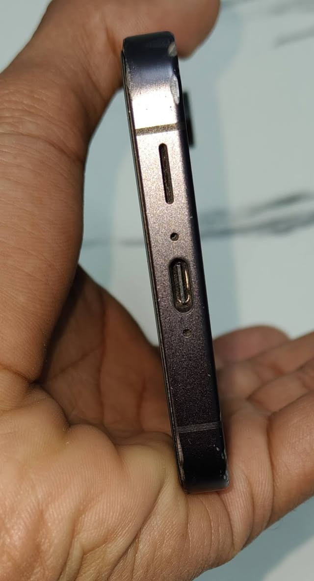 السلام عليكم s24 fe  ذاكره 128 ألجهاز مثل ماموضح بالصور مبدل شاشة أصليه مال وكاله وبي ضربات بالشاصي موضحات بالصور  البطارية 100 وكارتون الجهاز والكيبل الاصليات موجودات ماعرف سعره بالسوك قيم بما يرضي الله


**إذا كنت صاحب هذا الإعلان وتريد حذفه لأي سبب، رجاءا أرسل رسالة إلى الدعم الفني**