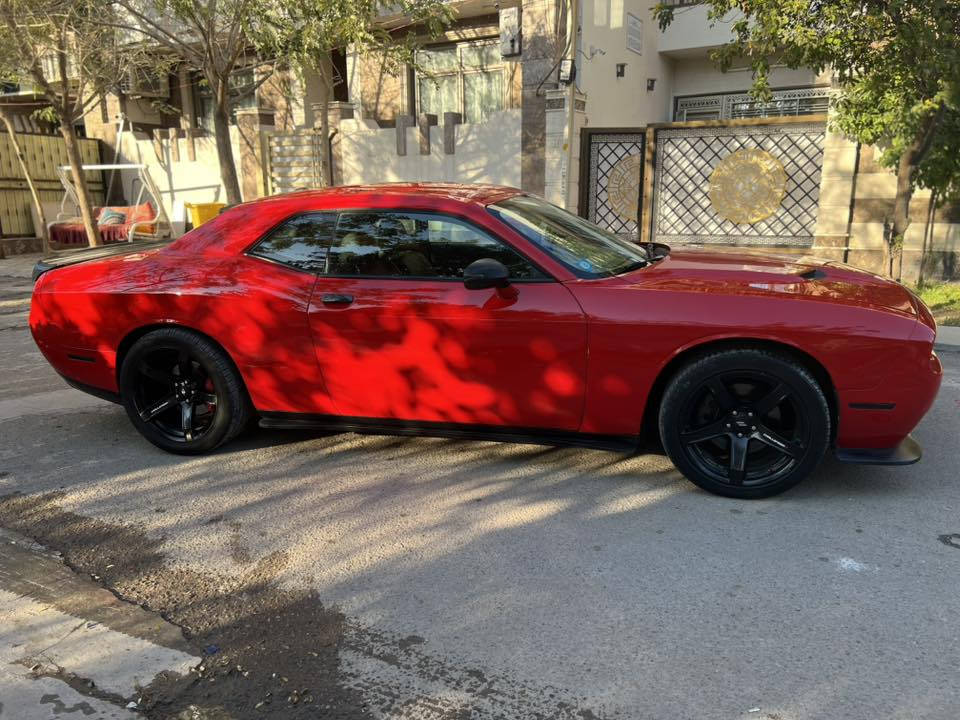 السلام عليكم
جالنجر موديل 15 مصبوغه عام للجماليه بدون دواخل حادثه بسيط جاملغ وبنيد بدون ايرباك
السياره فول عدا الفتحه
شاشه جبيره مال srt
مبرمجه فول شلعه تشك الكاع 
السياره مسستمه كابرون داخل وخارج
تخم تاير جديد 
باتري جديد
كشنات جلد كهرباء
دركه srt 
شفتنات ستيرن
ويل نجمه 20 خسفه قويه تو سايز
سوارات متغير على تلفون
عدسات زنون 120 واط 
حلوك صالنصه كاربون اكره بوفك
منضومه مي جديده راديتر هيمي 3سرااوات 
برمجه حماوه 85 ثابته
منضومه تبريد جديده
صدر جديد 
السياره جاهزه بدون نواقص تراي وين ميعجبك 
رقم بغداد دولي وهزه جديده صار شهر 
السعر 135 قفل 

***********
