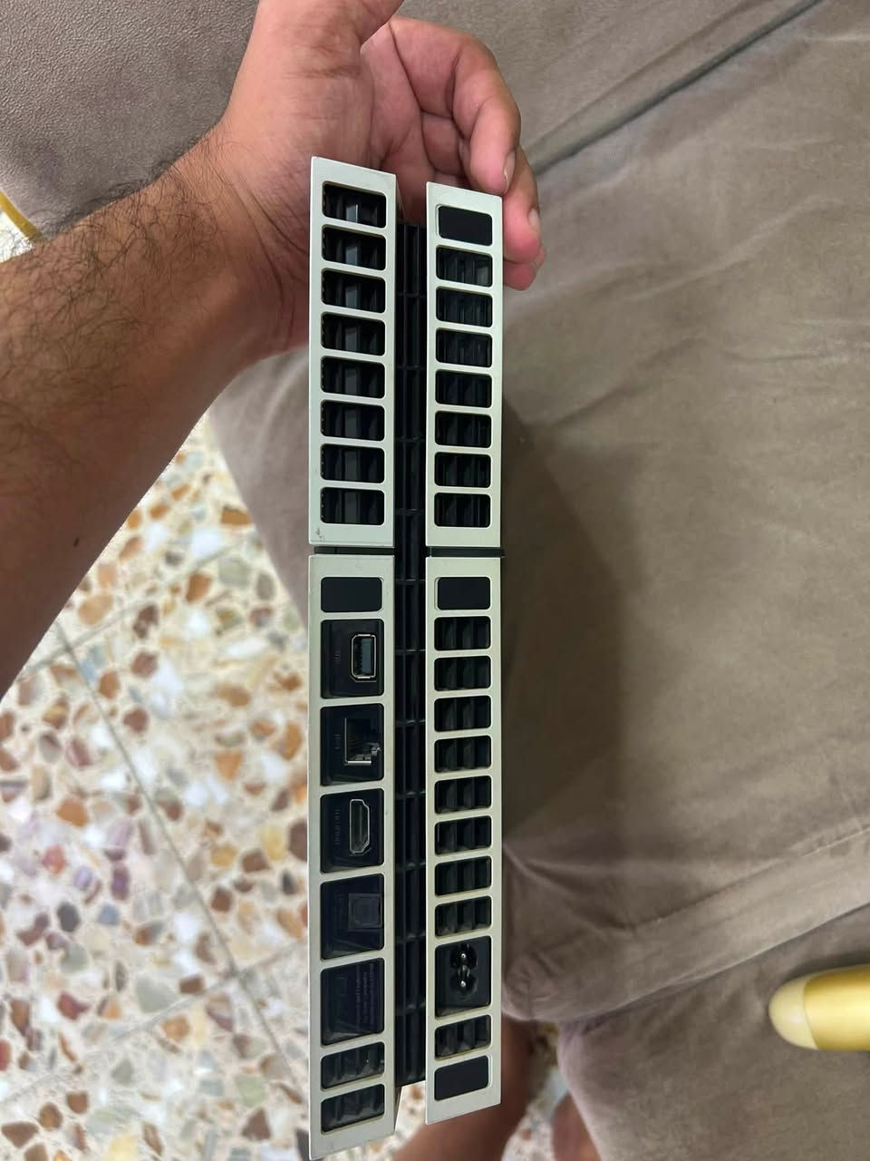بلي فور ابيض نظام 9.00 ويا جوستك ذهبي
الجهاز لوك ستيكر
ويا 7 اللعاب قويه معربه
سعره 260 عنواني الشعلة ***********
