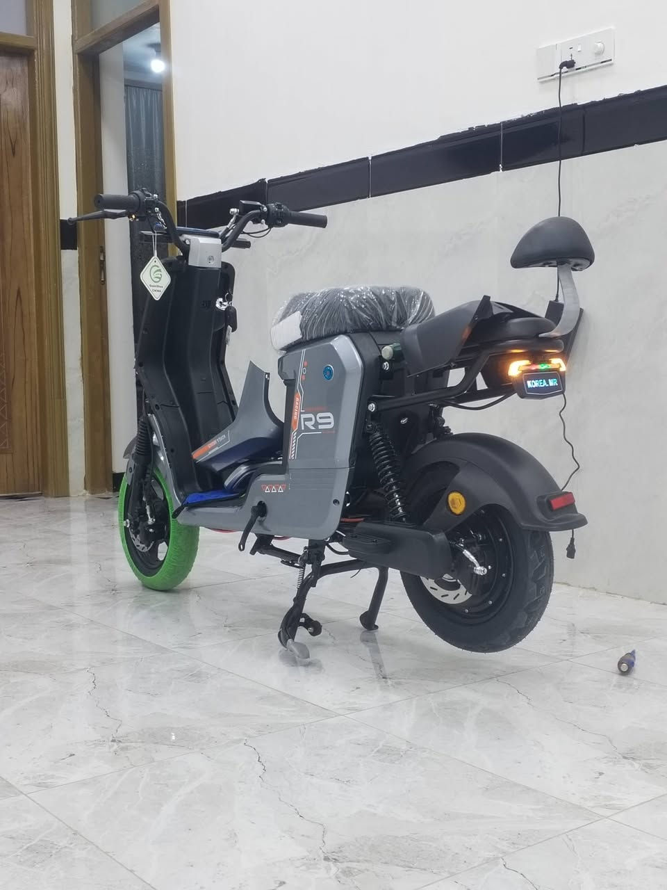 السلام عليكم 👉🏿🤍
دراجه شحن للبيع 👉🏿🩷
R9
السعر 500وبيه مجال 
موديل 25
مبدل بطاريات انباكن مالته 
صار شهر اقل الشهر من اشتريته لعبت نفسي واريد ابيع تعال خاص وتدلل 👉🏿🙂‍↔️
مكان بابل


**إذا كنت صاحب هذا الإعلان وتريد حذفه لأي سبب، رجاءا أرسل رسالة إلى الدعم الفني**