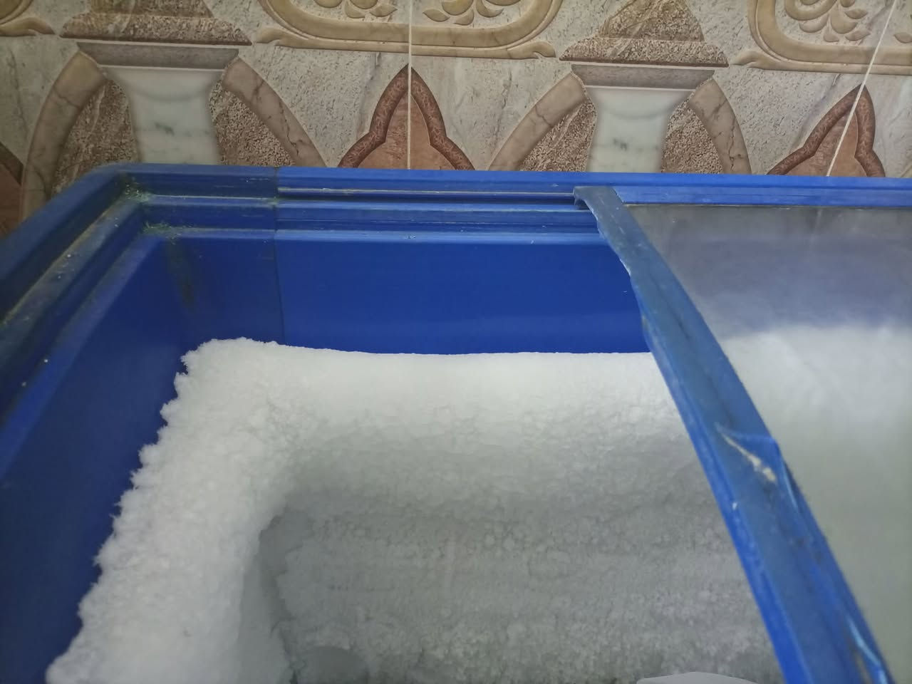 مجمده عارضة 14 قدم نضافه فول تجميد فول مال بيت مامصلح السعر 300 ألف  ***********
