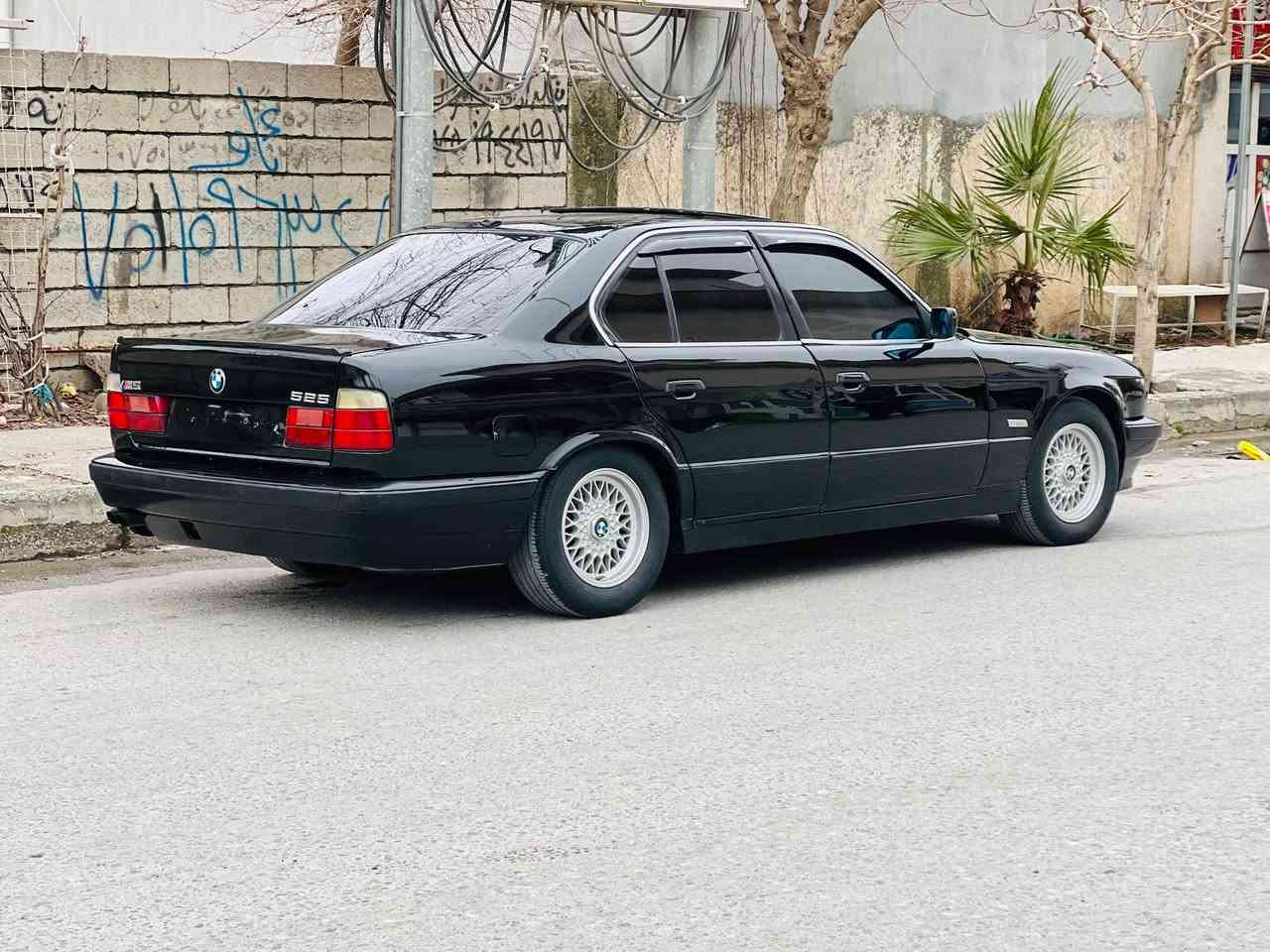 ماشاء الله له ماڵی هەموو لایەک
🦅BMW/1992/525Ai🦅
ئارم پلاستیک سلێمانی بەشەرت غرامە بەشەرت/ABS/سڵایت/لایت ئالقە/دوگمەی sو بەفر هەمو گێڕەکان لە جێی خؤی ئەگۆڕئ
شتی جوان و  دانسقە لۆک لۆک 
کارەبای بەشەرت پێشو پشتی بەشەرت دەبلو دارو بەردی بەشەرت هەتا بڵیی نەرمو خؤشە /هەیکەلیکی هەتا بڵیی جوانو رێکی هەیە 
 /رەقەم ئسڵی/ گێرو مەکینە بەشەرتی ١٠٠ فیتەر  دەکەڵو بوخار بەشەرت/کارەبایی بەشەرت کامل سێرفز کراوە/پلاک نۆزڵ مەسفی فیت پەمپ ڕۆنی گێڕو مەکینەی تازەیە ئیفرۆی مەزبوتە /ویلو تایەی لۆک لۆکە تازە بەستراوە
ناوی لە دەرئ جوانترە دەحمێکی پێشی لای سەکنی هەیە لە لاوە لەی دراوە 
سەیارەکە پێویست بە وەسف ناکا 
دەحامی بۆ دەحامی بەشەرت لە رەسمەکان جوانتر نەبو هەقی رێگات حایدی من 
بۆ زانیاری زیاتر *********** فایبەر 
وەتسئەپ
شوێن .رانیە رانية, السليمانية
