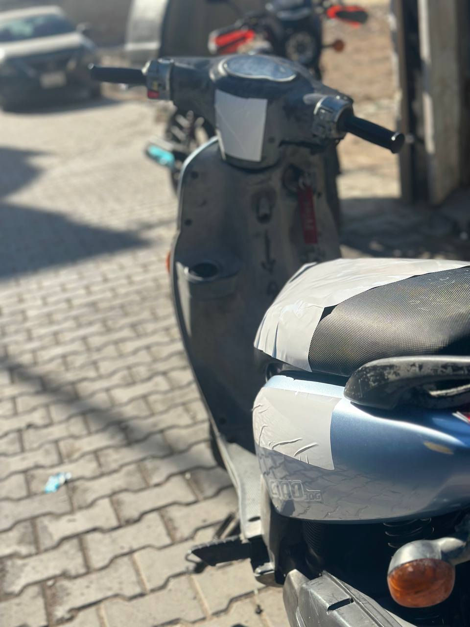 سلام عليكم دراجه فله للبيع كفاله عامه صاله ٤ أشهر نازله من الرمبه الدراجه خير من الله نكره سلف دراجه شوفت عينك نضافه فول اخت الربه دراجه نضافه ٨٠٪ مال جناي اروح بيه للشغل وارجع دراجه الله شاهد كله بانزين محسن حيل حيل مداريه بل بانزين تجي تأخذه وادعيلي ماكني بغداد الشعب حي اور سعره 850  وبيه مجال قليل رقمي *********** بي واتساب
*********** وهذا متواجد بي سيمكارد رصيد 🤍🪬...
