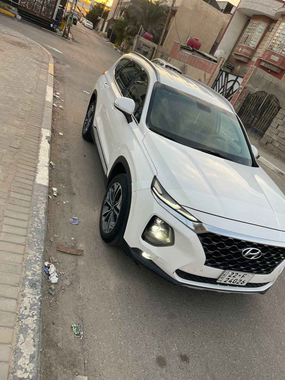 السلام عليكم سنتافي خليجي 2019 السياره جديده كلش مكفوله من الصبغ بيه مكان بارد السنويه جديده إلى  2030 فول مواصفات عد الفتحه كشتات ثنين كهرباء تحكم ستيرن باب شفط مكينه أربعه السياره جديده كلش العنوآن البصره رقم الهاتف *********** السعر 195
