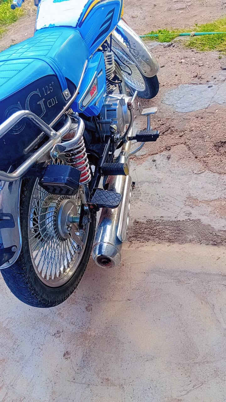 السلام عليكم 
دراجه تايكر سونك موديل2024محدثة عل 2025 للبيع  أورق 5 شاشه شغاله كلشي بيه شغال السعر خاص رقم *********** مكاني الزبيدية
