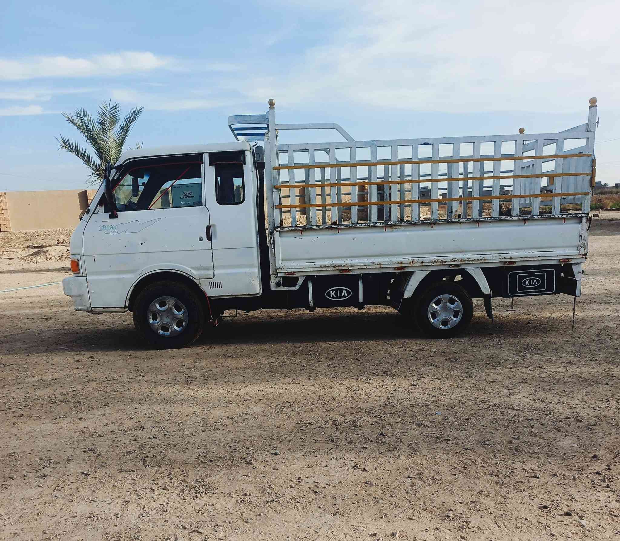 اسلام عليكم كيا بنكو موديل 96
السياره كير ومحرك واكسن مكفولات تخم تاير
 السياره حلوه مال جناي القماره وضع شركه 
(رقم انبار )تحويل ثاني يوم السعر 50 وبيه مجال قليل

***********
