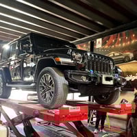 Jeep Wrangler 4xe 2022  High altitude ماشي ٣٨ الف ٢ قطعة  صبغ ايرباك س...