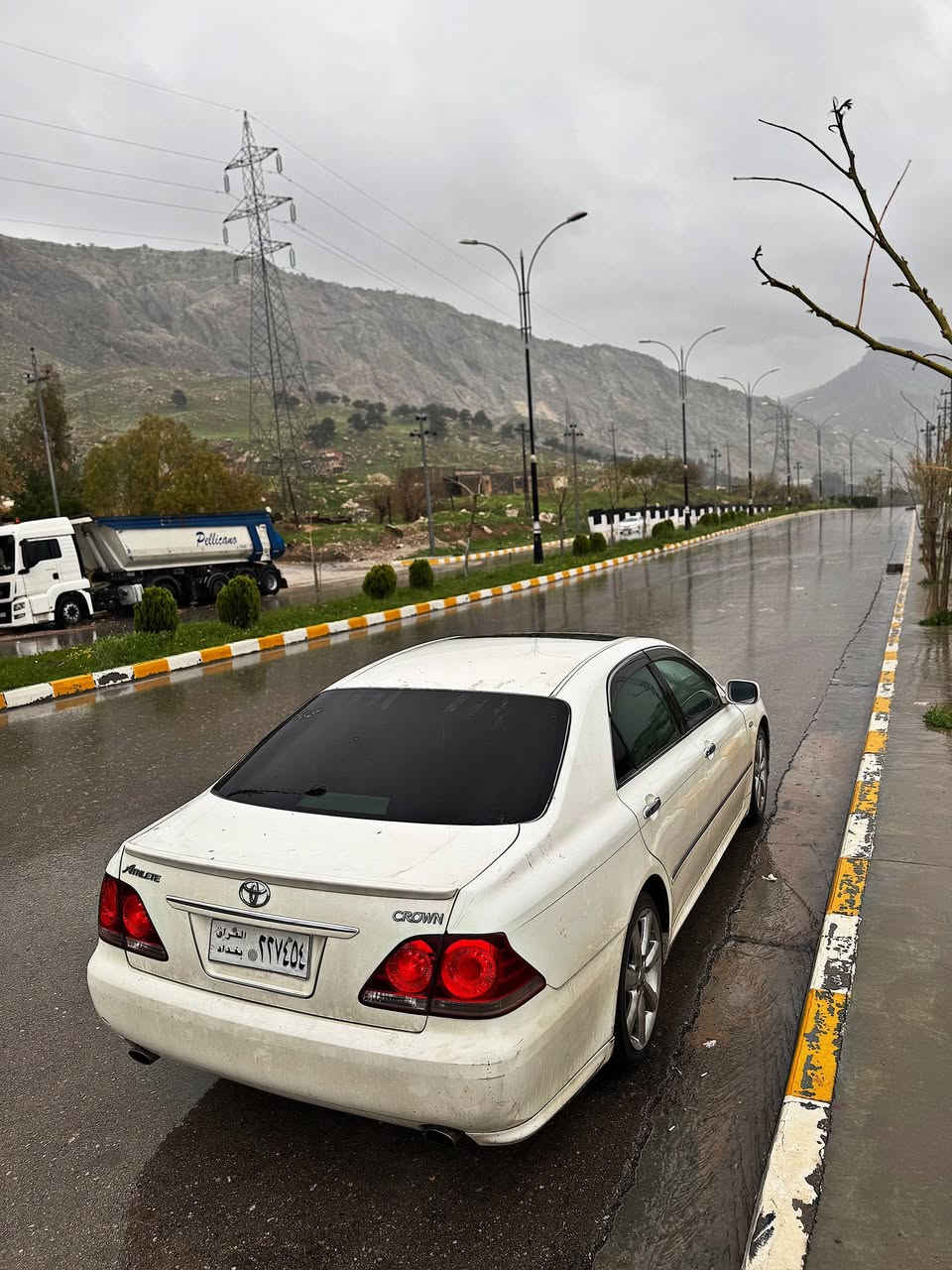 بە ناوی خوای گەورە
شاهینە براوە ٢٠٠٧ بەسمە رەساسی

٨٥ کم ڕۆشتووە

شانسی ١٨٤

٣ دوگمە 

بێ چاڵ بێ شووخت  

سەیارەکە تازە داغڵی یەک دەسی خۆمانە 

نموونەی جوانی و قووەت

٤ تایەی لۆک لەژێرایە مەسرووف کراوە 

تکایە موشتەری نیت سەرمان مەیەشێنە

***********

***********
