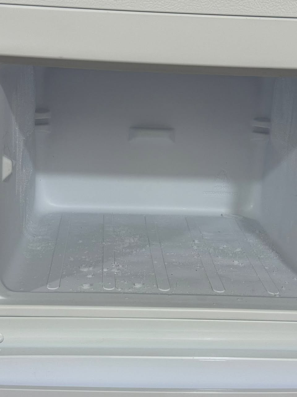 سلام عليكم
ثلاجه  للبيع  
المكان الخمسه كيلو
***********
