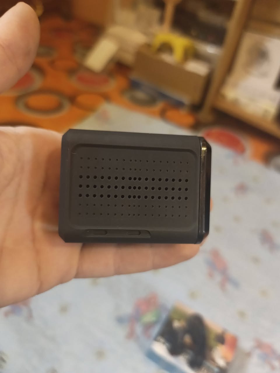 هذه كاميرا مراقبة UCOCARE صغيرة محمولة تعمل عبر شبكة 4G LTE.تحتوي على بطارية مدمجة بسعة 5200 مللي أمبير، مما يجعلها مثالية للاستخدام الخارجي والتنقل دون الحاجة لشبكة واي فاي.تتميز بقدرات رؤية ليلية تصل إلى 10 أمتار ونظام كشف حركة بالذكاء الاصطناعي.


**إذا كنت صاحب هذا الإعلان وتريد حذفه لأي سبب، رجاءا أرسل رسالة إلى الدعم الفني**