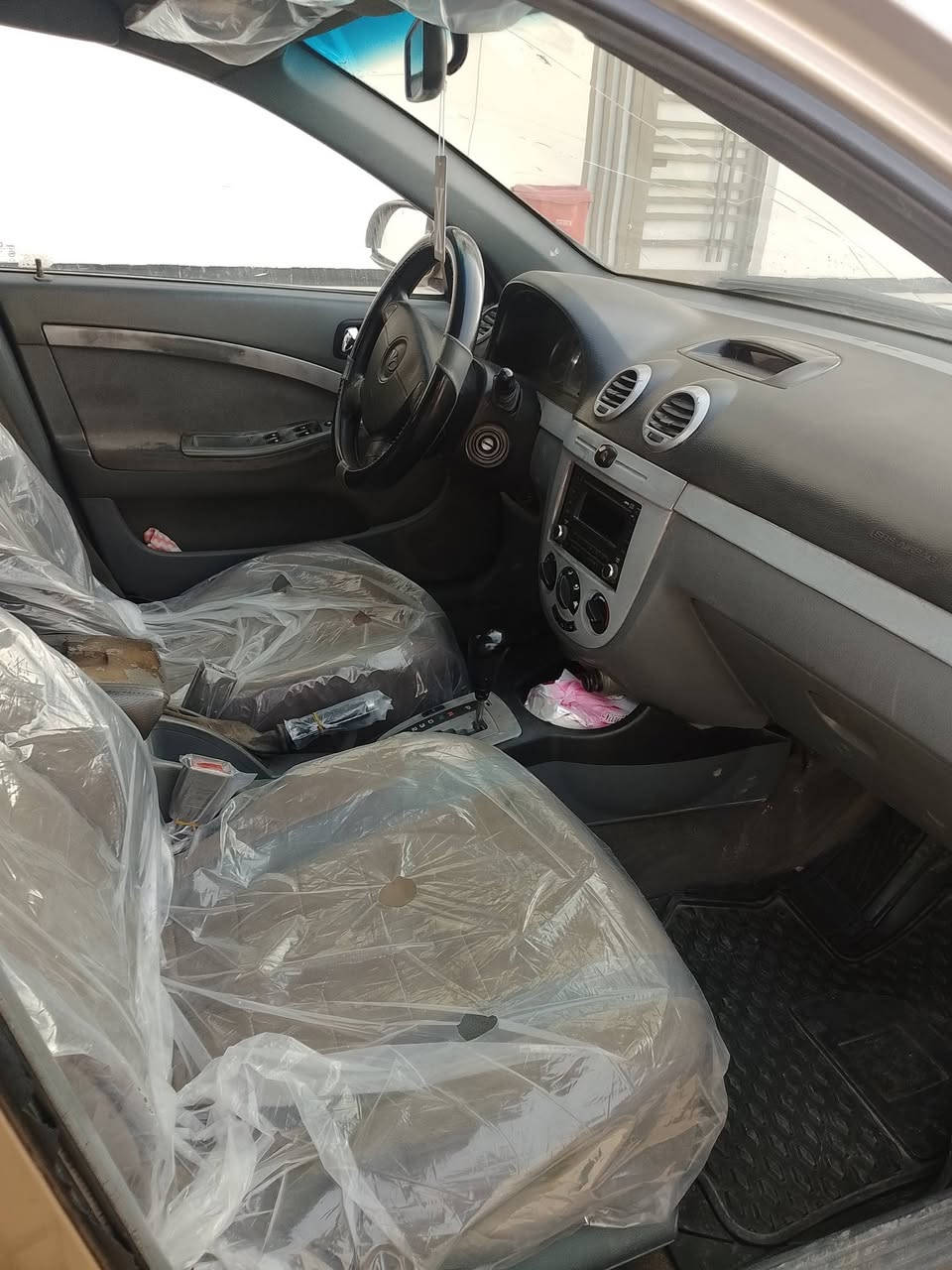 اوبترا ٢٠٠٧ للبيع سيارة مكفوله بدون صبغ بيها ضربه بخشم الجاملغ خفيفه ومامصلحها مكينه كير كهربائيات كله شغال غرفتها نضيفه حلوة السعر 55 مكانها كربلاء ***********
