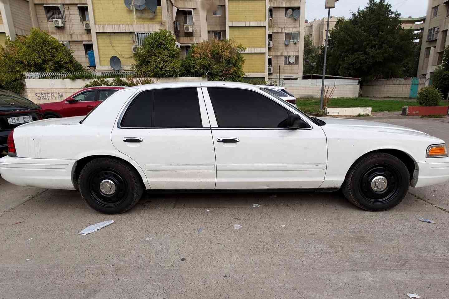 السلام عليكم للبيع او مراوس حسب القناعة كراون فكتوريا موديل ٢٠٠٧ رقم بغداد ب اسمي تحويل ثاني يوم بدون ضربة صبغ اربع قطع اثر الجراد ابيع عام مكينة 8سلندر4600 كير ومحرك جدد السيارة مدنية مو مال مزاد لا تقارنها بمهجومة سعرها ٧٢ مكاني بغداد
***********
